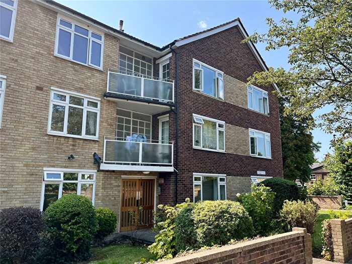 3 Bedroom Flat To Rent In Grange Road, Ealing, London, W5