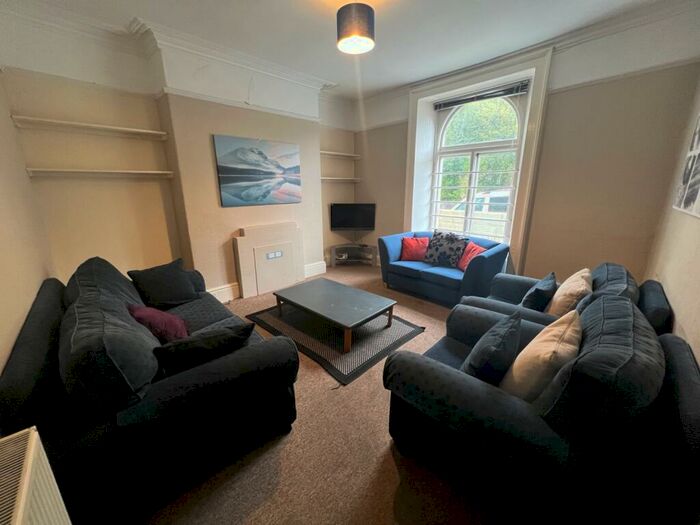 6 Bedroom Terraced House To Rent In Mount Street, Plymouth, PL4