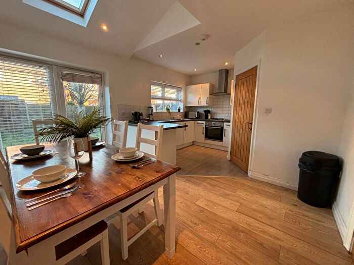 3 Bedroom House To Rent In Park Lane, Salford, M6