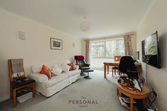 2 Bedroom Maisonette To Rent In Priory Court, Banstead, SM7