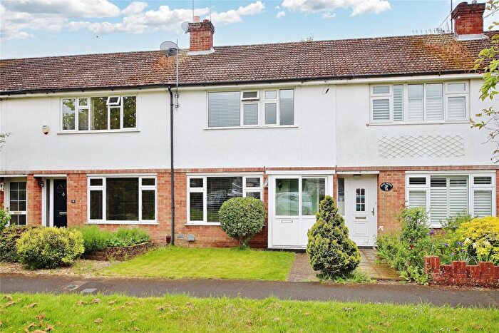 3 Bedroom Terraced House For Sale In Lansdown Close, Woking, Surrey, GU21
