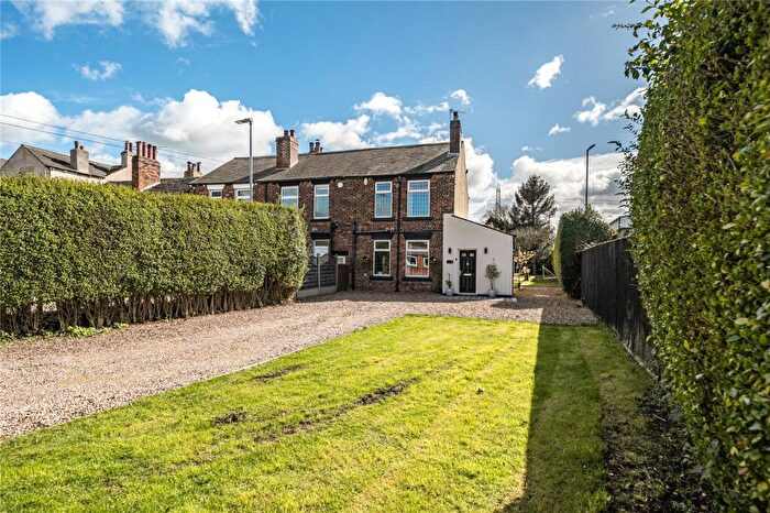 3 Bedroom Terraced House For Sale In Patrick Green, Oulton, Leeds, Wakefield, LS26