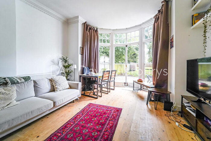 2 Bedroom Apartment To Rent In Queens Avenue, Muswell Hill, London, N10
