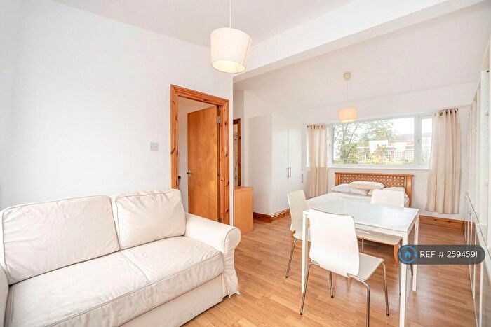 Studio To Rent In St Donatts Rd, London, SE14