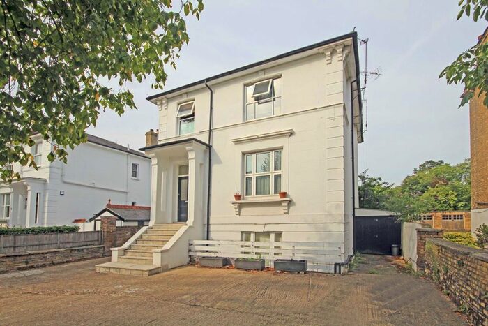 2 Bedroom Flat To Rent In The Grove, Isleworth, TW7