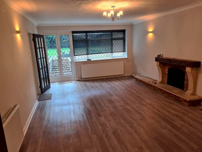 5 Bedroom Detached House To Rent In Clamp Hill, Stanmore, Middlesex, HA7