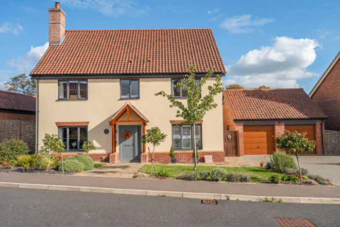 4 Bedroom Detached House For Sale In St. Johns Way, Norwich, NR12