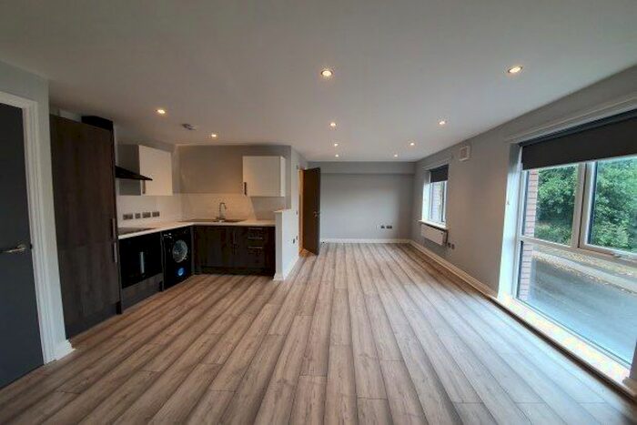 1 Bedroom Flat To Rent In 105 Cuthbert Bank Road, Sheffield S6