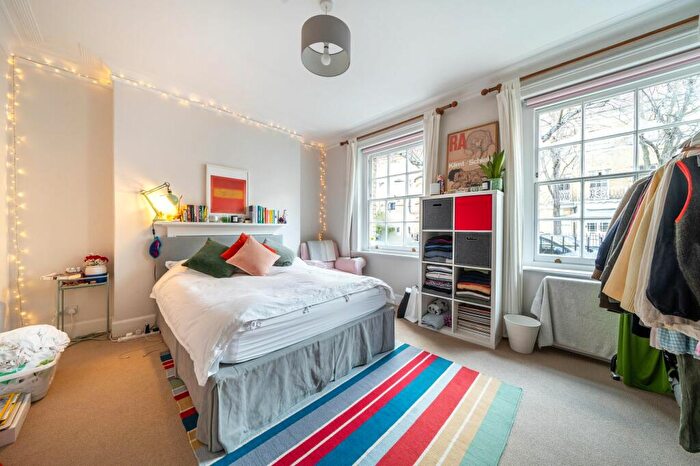 3 Bedroom Flat To Rent In Chester Way, London, SE11