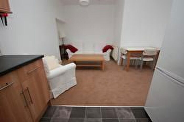 3 Bedroom Flat To Rent In Gilmore Place, Edinburgh, EH3
