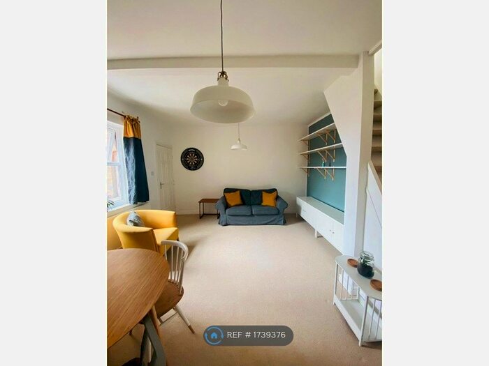 2 Bedroom Flat To Rent In Forest Road West, Nottingham, NG7