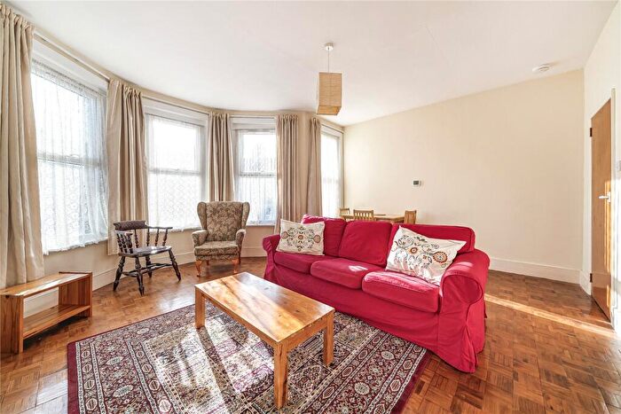 2 Bedroom Flat To Rent In Mattison Road, Harringay, London, N4