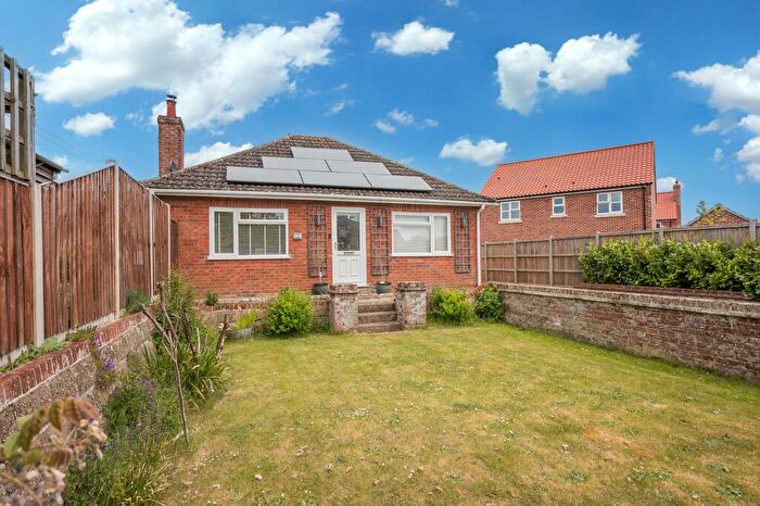 2 Bedroom Detached Bungalow For Sale In Norwich Road, Cawston, NR10