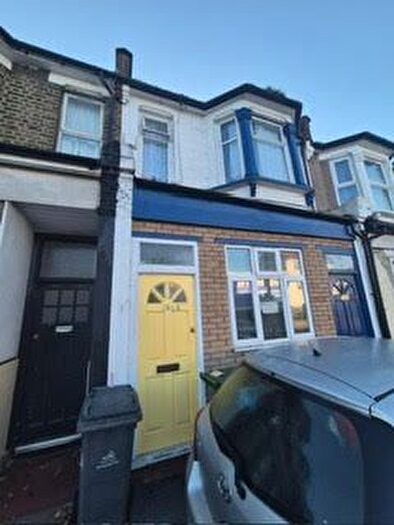 1 Bedroom Flat To Rent In Forest Road, Walthamstow, E17