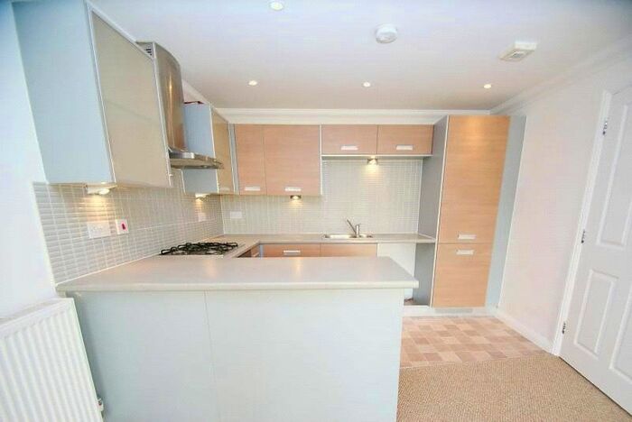 2 Bedroom Flat To Rent In Blade Court, Oldchurch Road, Romford, Essex, RM7