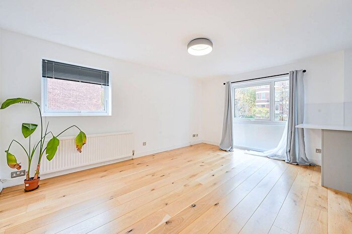 2 Bedroom Flat For Sale In Ravensmede Way, Chiswick, London, W4