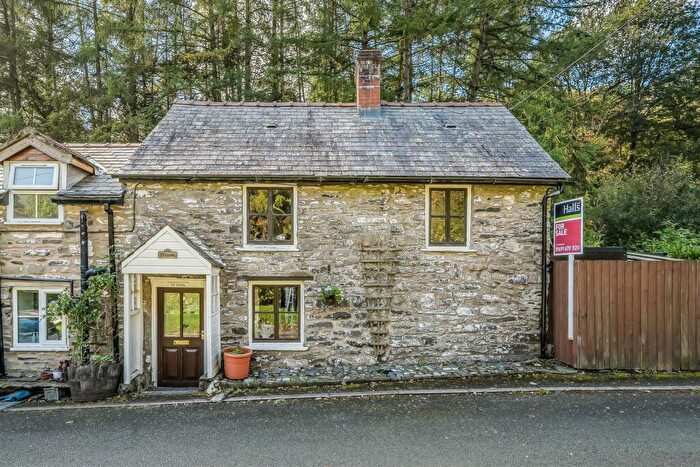2 Bedroom Cottage For Sale In Pandy, Llangollen, LL20