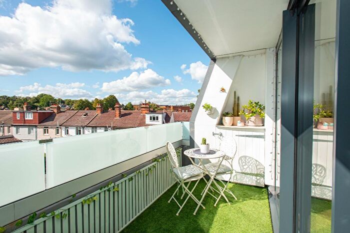 2 Bedroom Flat For Sale In Elmcroft Road, Orpington, BR6