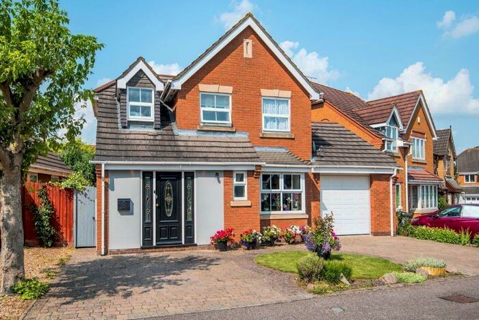 4 Bedroom Detached House To Rent In Eagle Gardens, Bedford, Bedfordshire, MK41