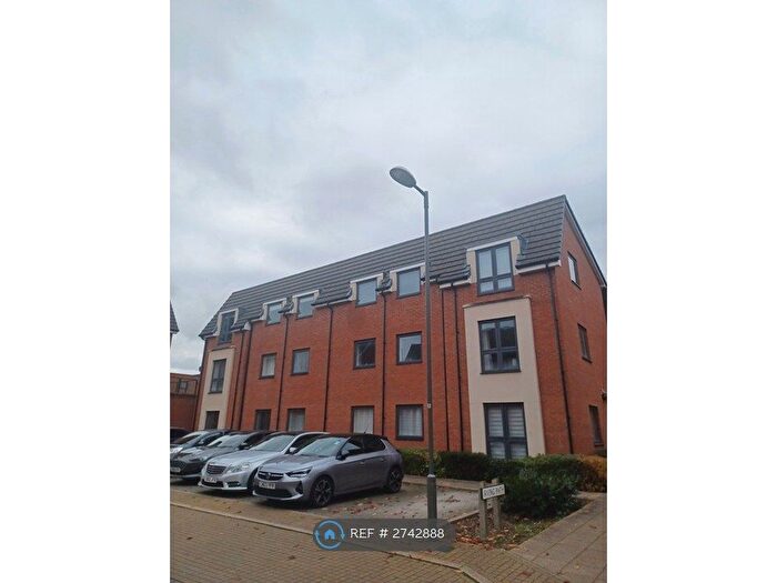 2 Bedroom Flat To Rent In Irving Path, Aylesbury, HP19