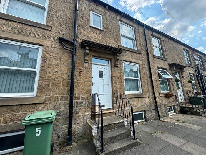 2 Bedroom Terraced House To Rent In West View, Yeadon, Leeds, LS19