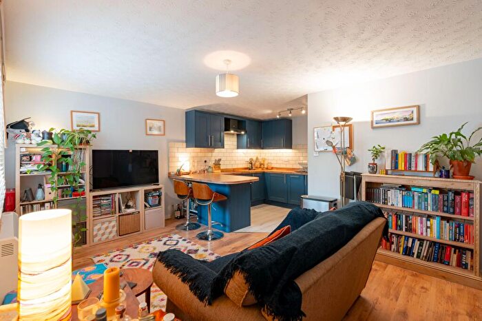 2 Bedroom Flat For Sale In John Garne Way, Bishops Court, OX3