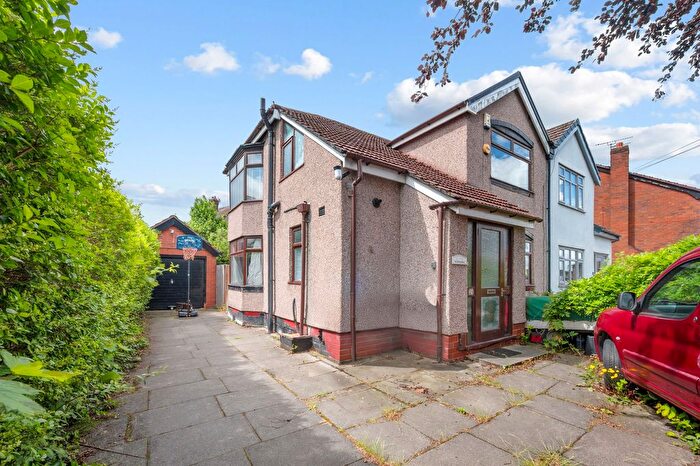 3 Bedroom Semi-Detached House For Sale In Orford Green, Warrington, WA2
