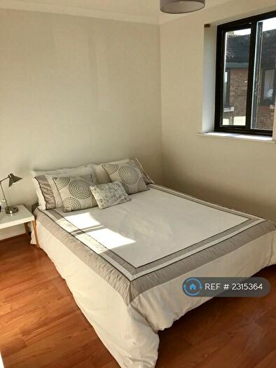 1 Bedroom Flat To Rent In Birchwood Close, Morden, SM4