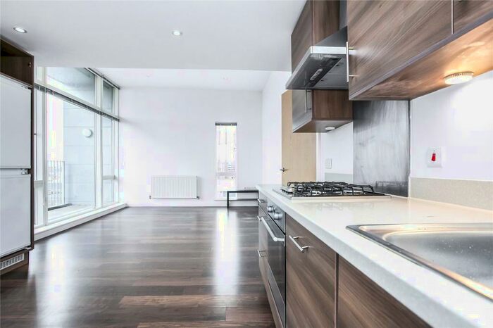 3 Bedroom Apartment To Rent In Cambridge Crescent, London, Uk, E2