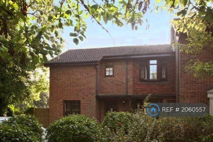 1 Bedroom End Of Terrace House To Rent In Nash Gardens, Redhill, RH1