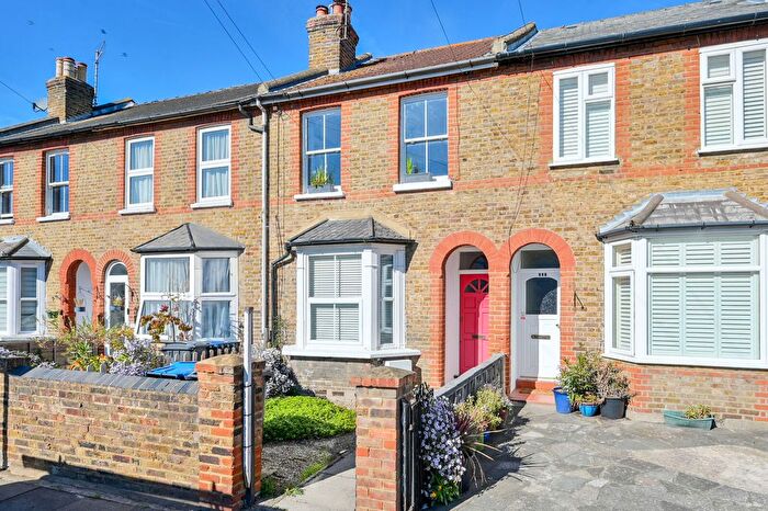 1 Bedroom Flat For Sale In Gibbon Road, Kingston, Kingston Upon Thames, KT2