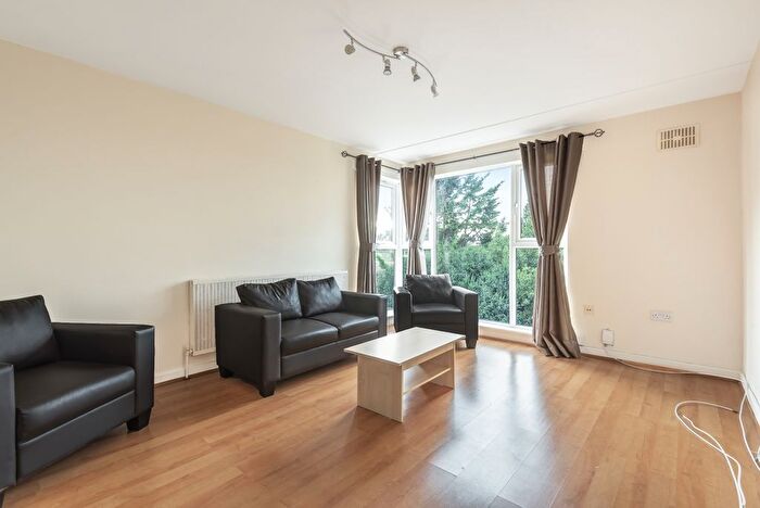 2 Bedroom Flat To Rent In Garrick Close, London, W5