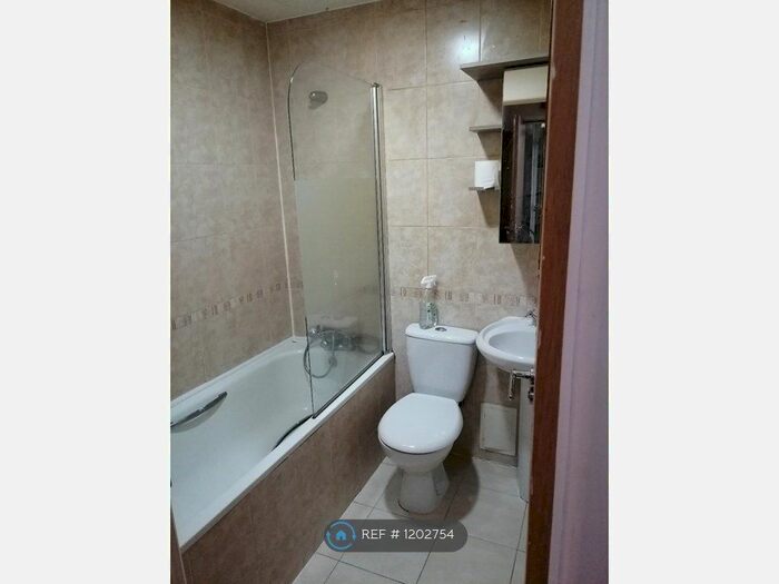 1 Bedroom Flat To Rent In Clive Road, Canton, Cardiff, CF5