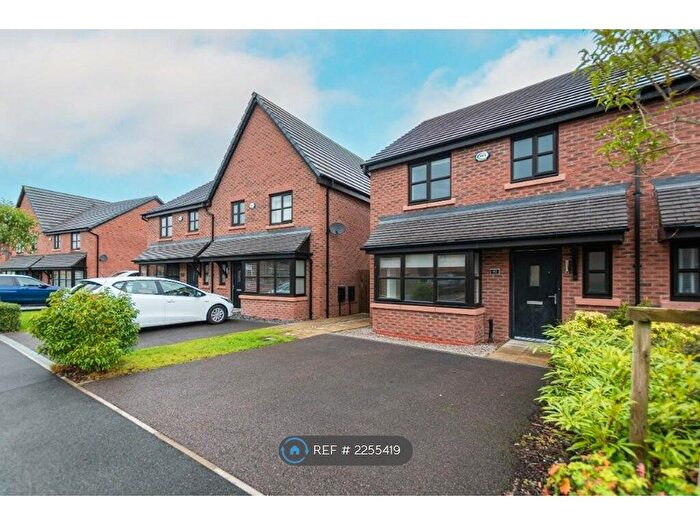 3 Bedroom Semi-Detached House To Rent In Lancashire Way, Horwich, Bolton, BL6