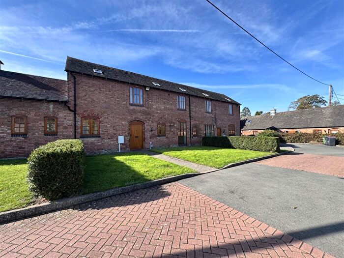 4 Bedroom Barn Conversion To Rent In The Courtyard, Caldecote, CV10