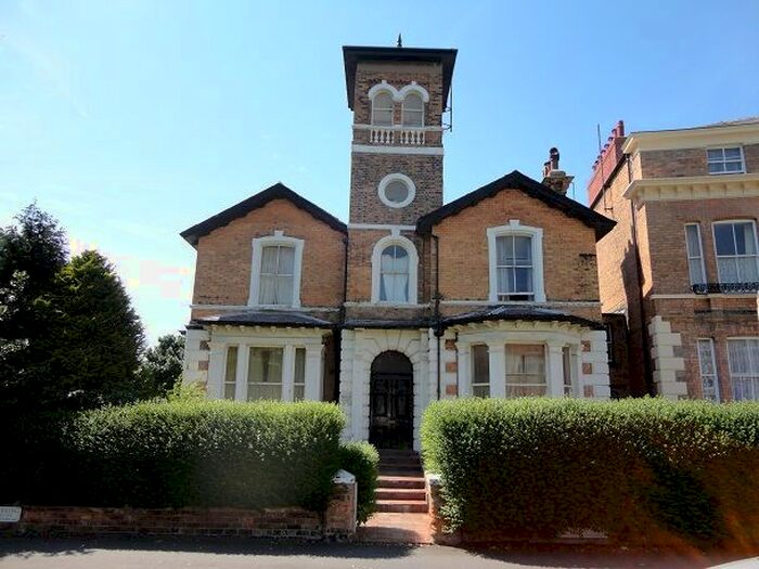 1 Bedroom Flat To Rent In Royal Crescent, Scarborough, YO11