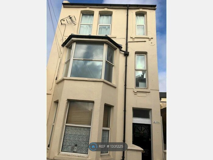 1 Bedroom Flat To Rent In Tower Road, St. Leonards-On-Sea, TN37