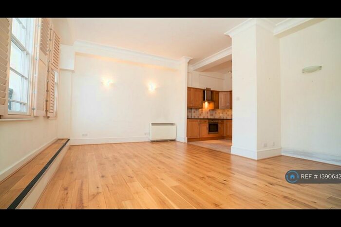 1 Bedroom Flat To Rent In Waterloo Gardens, London, N1