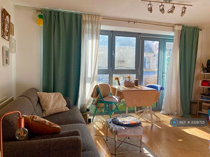 1 Bedroom Flat To Rent In Lee High Road, London, SE13