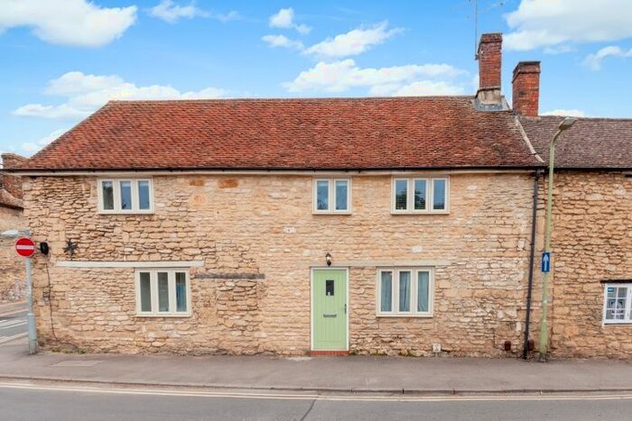 1 Bedroom Flat To Rent In High Street, Wheatley, Oxford, OX33