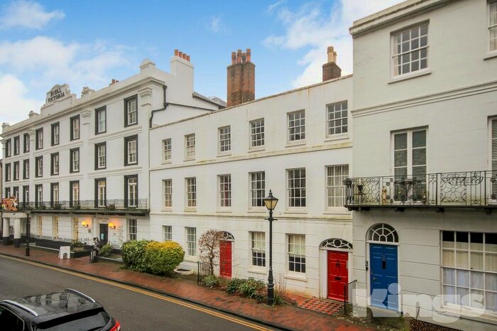 1 Bedroom Flat To Rent In The Pantiles, Tunbridge Wells, TN2