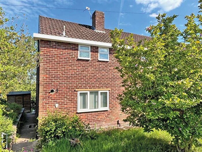 3 Bedroom Semi-Detached House For Sale In Glendon Road, Ilkeston, DE7