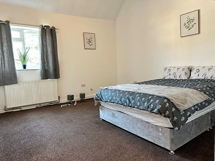 Studio To Rent In Pinfold Street, Darlaston, WS10
