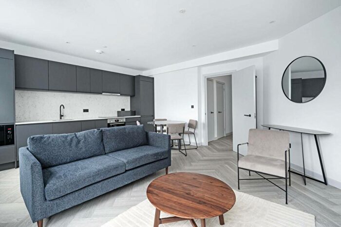 2 Bedroom Flat To Rent In Hoxton Market, Hoxton, London, N1