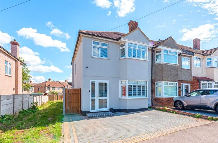 3 Bedroom End Of Terrace House For Sale In Berkeley Crescent, Dartford, DA1