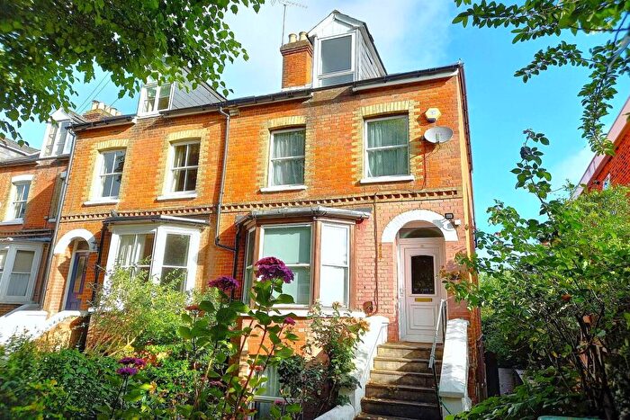 5 Bedroom Semi-Detached House For Sale In Fulflood, SO22