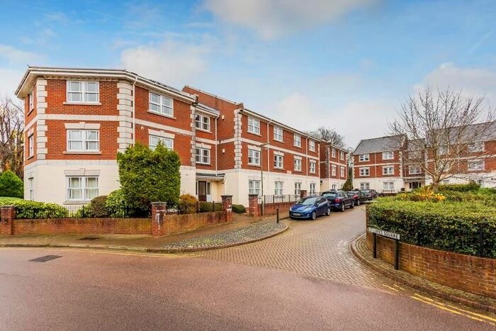 1 Bedroom Flat To Rent In St. Lukes Square, Guildford, GU1