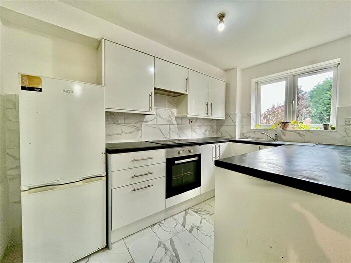 1 Bedroom Flat To Rent In Harewood Terrace, Norwood Green, UB2