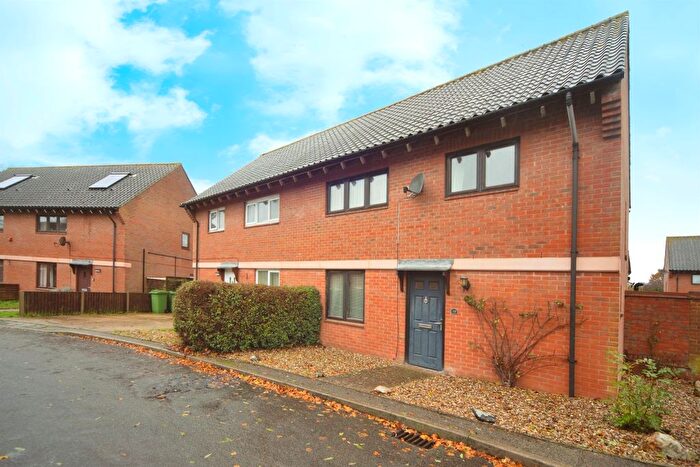 3 Bedroom Semi-Detached House For Sale In Chestnut Road, Pulham St. Mary, Diss, IP21