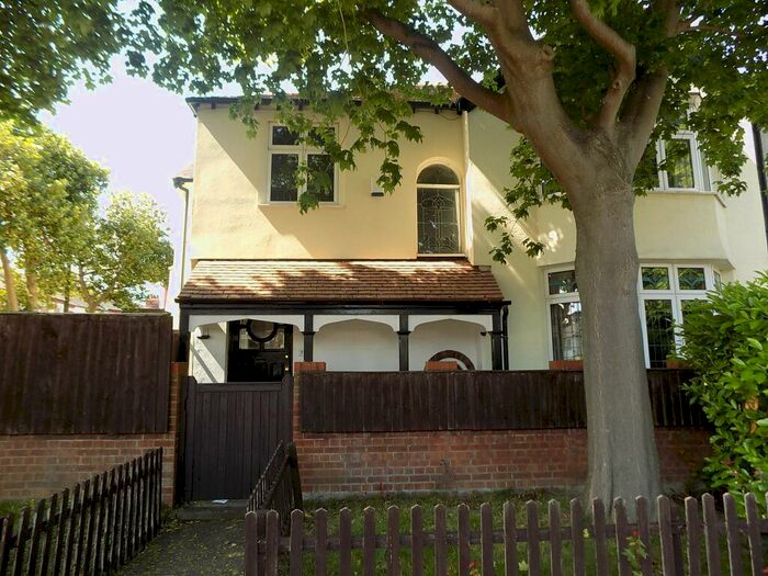 4 Bedroom Semi-Detached House To Rent In Heathfield Road, Wavertree, Liverpool, L15